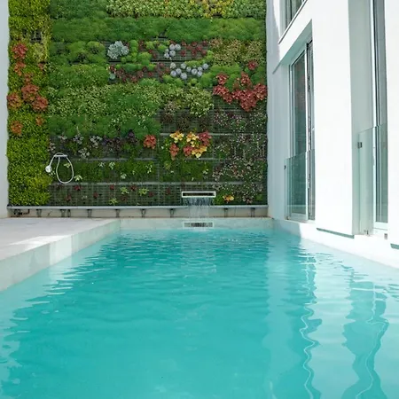 Marvila Town House Sleeps 10 With Pool Air Con And Wifi * ליסבון