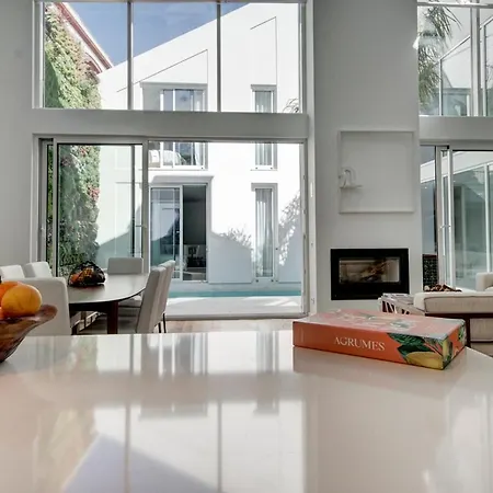 בית נופש Marvila Town House Sleeps 10 With Pool Air Con And Wifi ליסבון