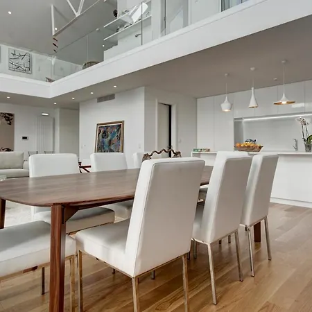 Marvila Town House Sleeps 10 With Pool Air Con And Wifi *